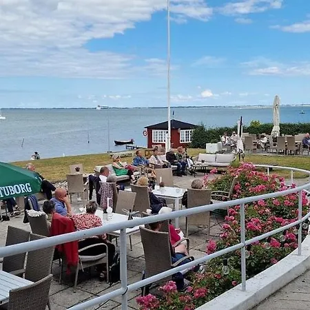 Udsigten לינה וארוחת בוקר 3*